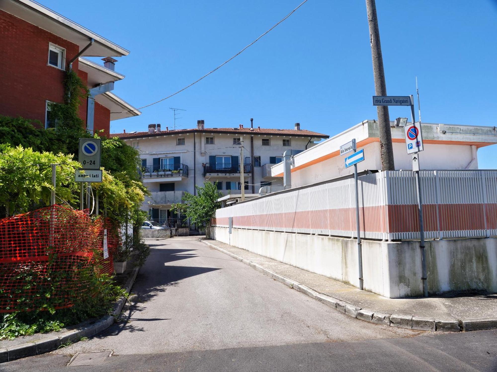 Sunsetbarbana - Tricamere Con Posto Auto Grado